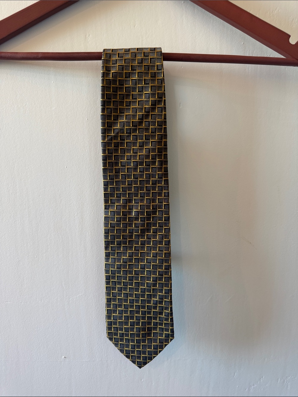 BOSS 100% Silk Black and Gold Geometric Men's Tie